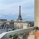 아파트 Tour Eiffel - Vue Imprenable Au-dessus Des Toits, Balcon 파리