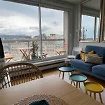 Tour Eiffel - Vue Imprenable Au-dessus Des Toits, Balcon *