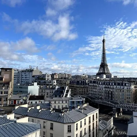 Tour Eiffel - Vue Imprenable Au-dessus Des Toits, Balcon Paryż