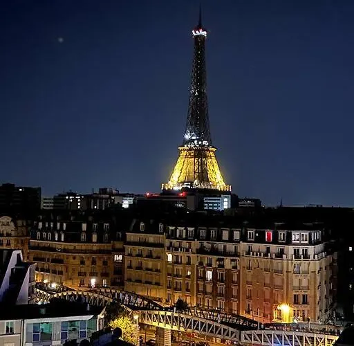 Tour Eiffel - Vue Imprenable Au-dessus Des Toits, Balcon * Párizs