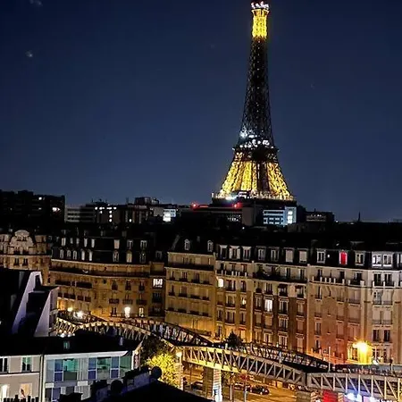 Tour Eiffel - Vue Imprenable Au-dessus Des Toits, Balcon 公寓