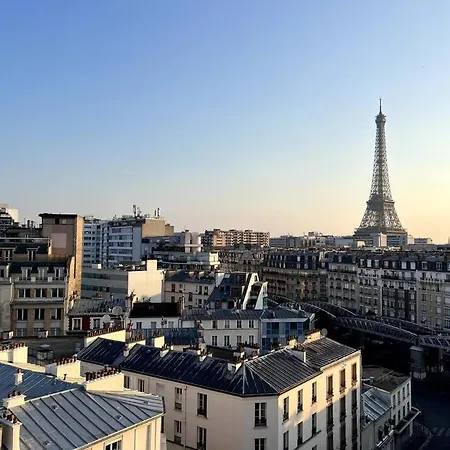 Tour Eiffel - Vue Imprenable Au-dessus Des Toits, Balcon 公寓 *